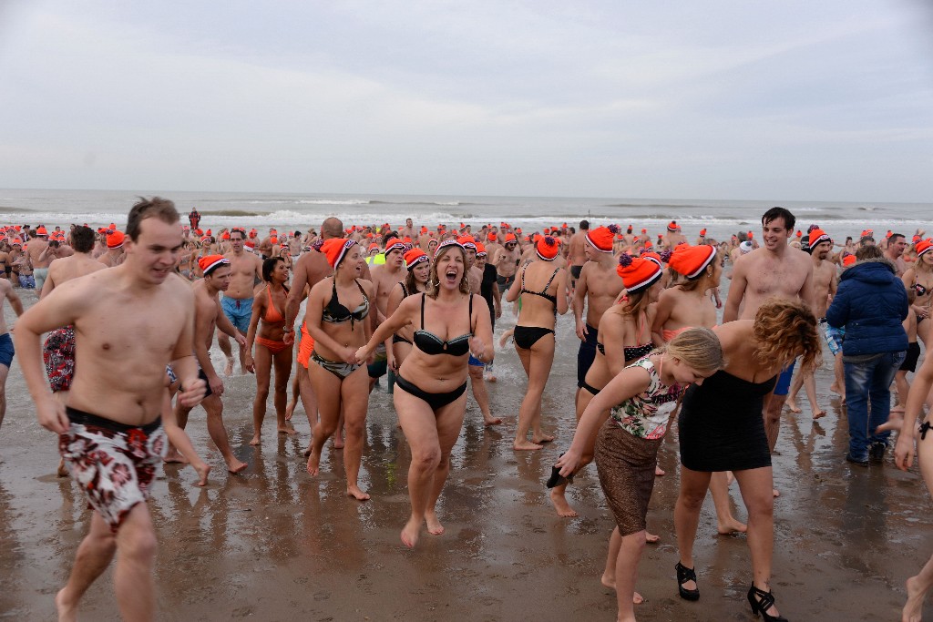 ../Images/Nieuwjaarsduik Nederzandt 2016 071.jpg